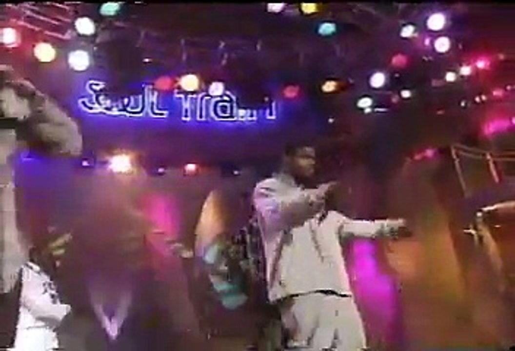 Tha Dogg Pound & Snoop Dogg "New-York, New-York" Live @ KTLA "Soul Train", Paramount Studios, Hollywood, CA, 02-10-1996 Pt.1