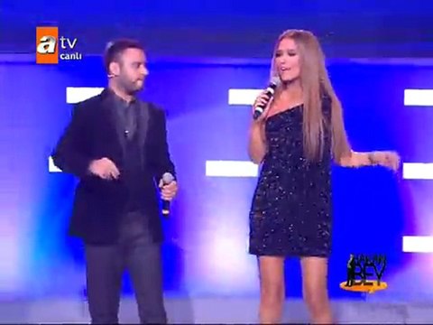 Demet Akalın & Alişan - Melekler İmza Topluyor