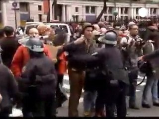 "Occupy Wall Street": arresti e scontri con la polizia