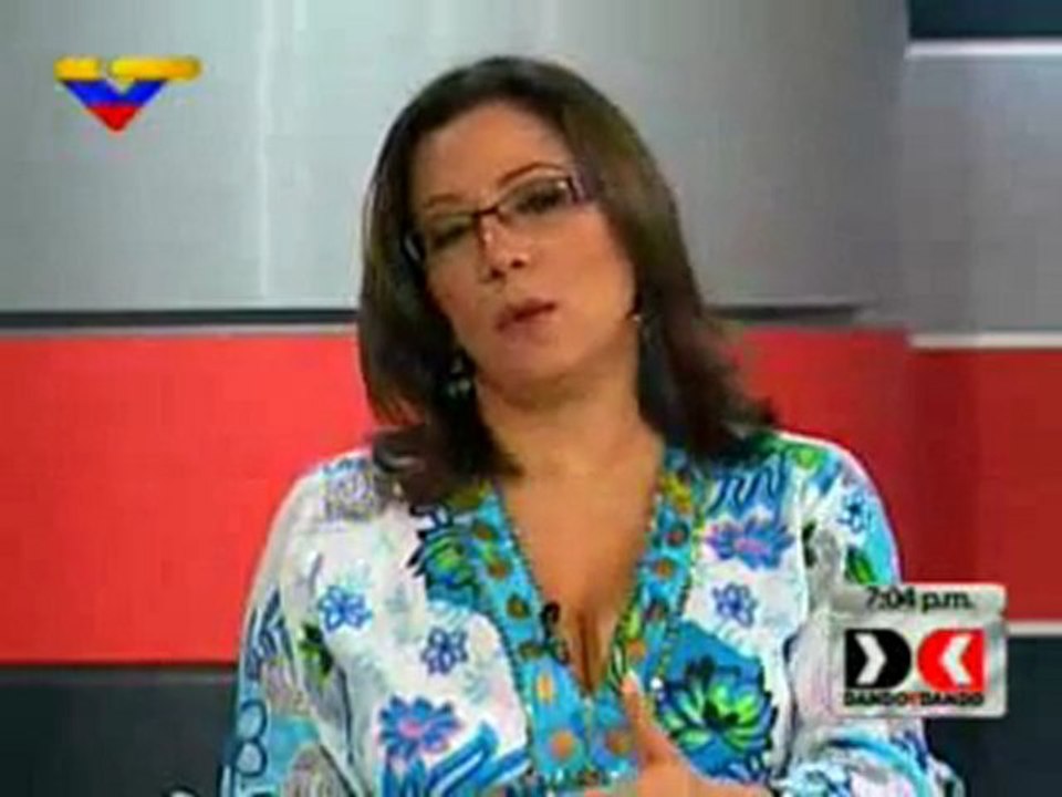 Dando y Dando Ministra Isis Ochoa y las Grandes Misiones que reducen la pobreza 16.11 2011  1/2