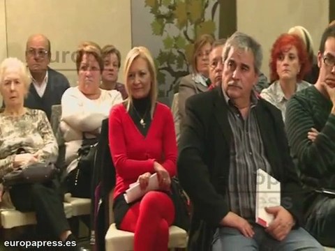 Llamazares en Langreo junto a Luis García Montero