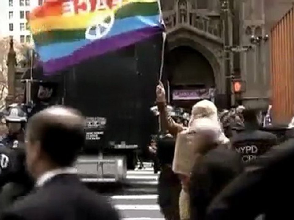 Scuffles, arrests as Occupy protesters march on NYSE