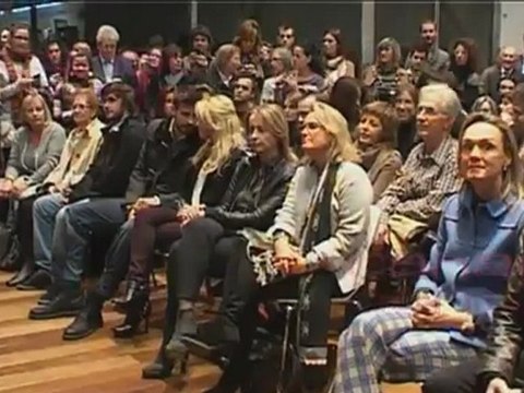 Shakira y Piqué reaparecen juntos y enamorados