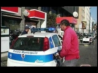 Napoli - La Polizia Municipale senza benzina