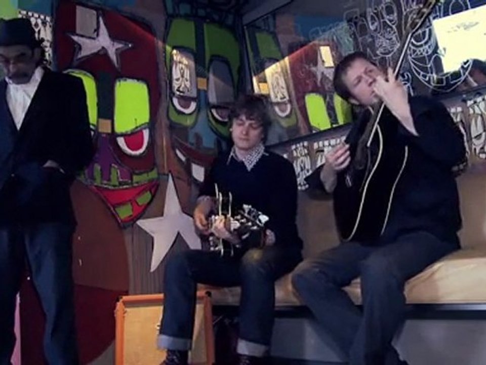 Live Slow Joe and The Ginger Accident avec le titre "Cover Me"