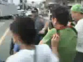 Protesters Throw Paint at Secretary Clinton Convoy in the Philippines