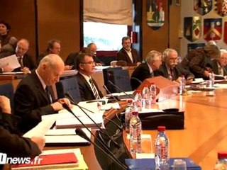 Le conseil général signe la convention de soutien de l'Etat aux départements en difficultés
