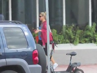 Is This Anna Kournikova's Baby Bump?