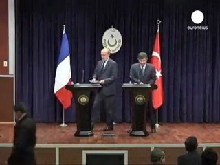 Siria: ancora morti, ultimatum Lega Araba in scadenza