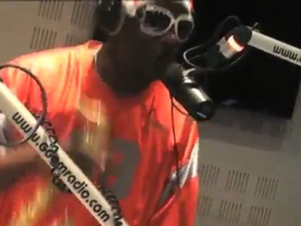 AMANDINE DU 38   MOUSSIER TOMBOLA clashé SUR GOOMRADIO AVEC MCFLY ET LES CHEVALIERS - YouTube2