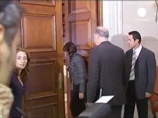 La Grèce présente son budget 2012 sous l’œil...