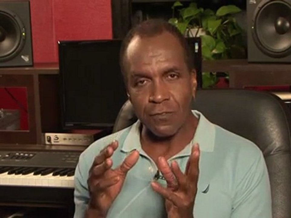 Singing Vocal Lessons Pro Secrets To Develop Your Vocal ...