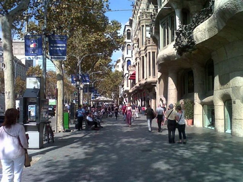 MUST SEE ATTRACTIONS IN BARCELONA CITY-VIDEOS REVIEWS TRAVEL