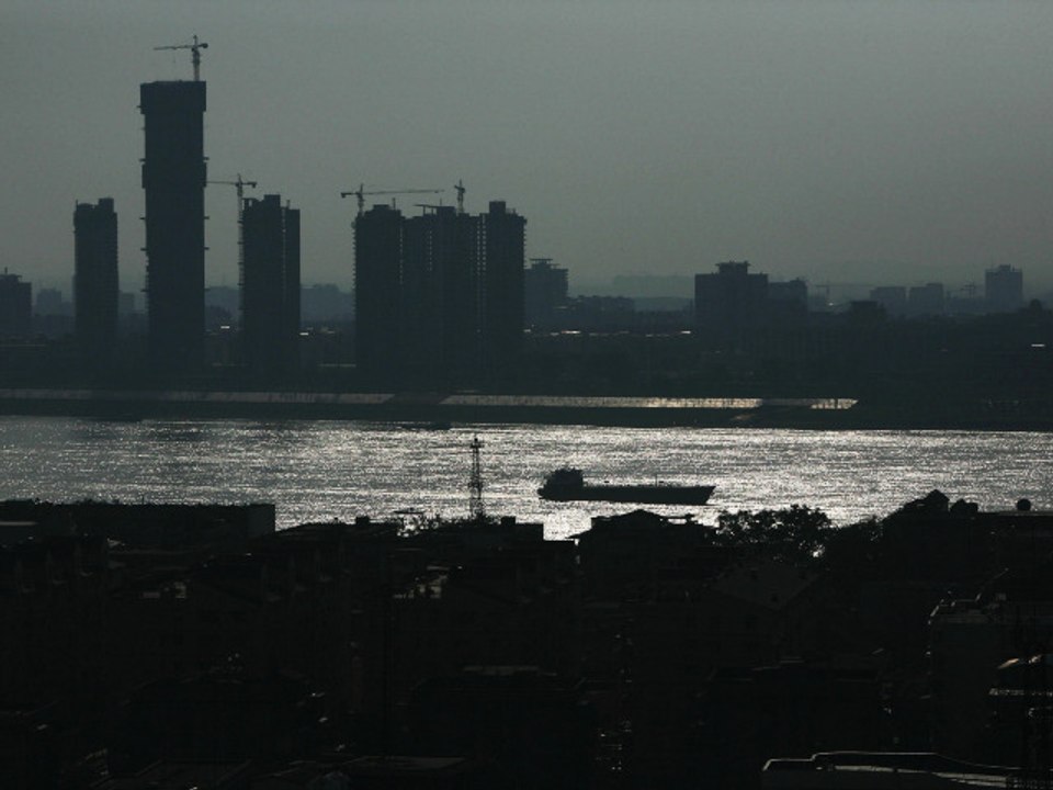 Yangtze River Polluted with 33+ Billion Tons of Waste