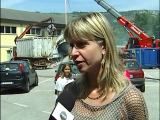 CAMION DEI RIFIUTI A FUOCO