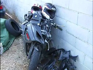 MUORE CADENDO IN MOTO