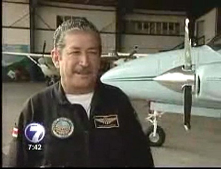 UFO .photographier par un pilote. airport .Cost...
