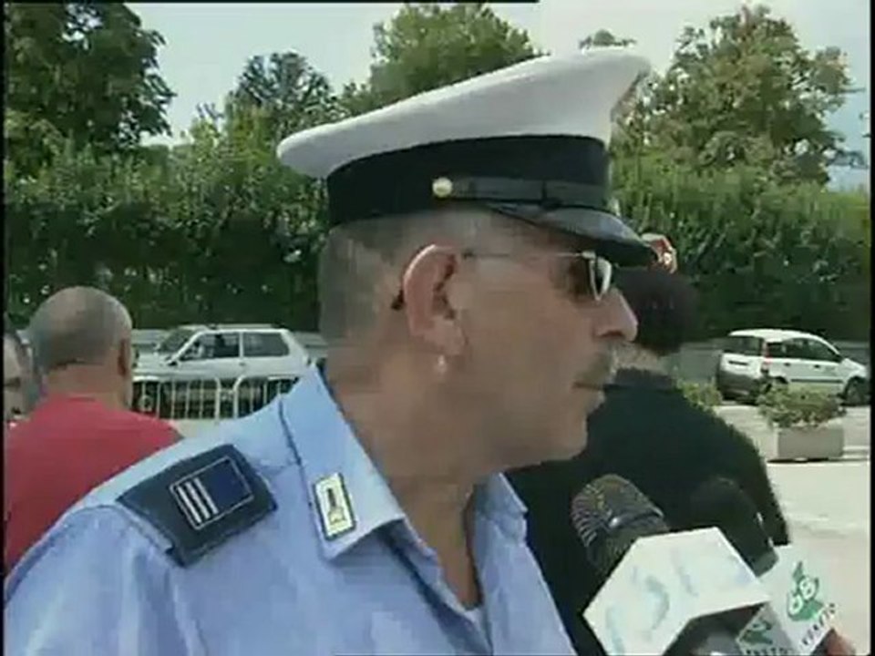 CROLLA IL CONSORZIO. DUE FERITI
