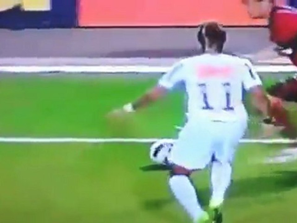 Neymar-toma-Canetada-Santos-1x1-Atletico-GO