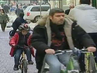 BLOCCO AUTO: COMMERCIANTI CONTRO