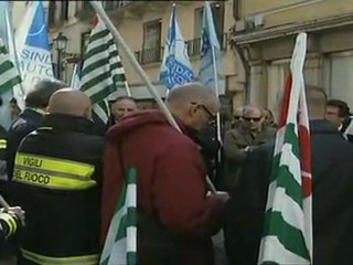 PROTESTA, LA POLIZIA SENZA BENZINA