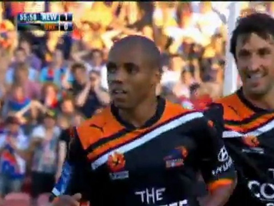 A-league - roar stellt australischen rekord auf