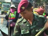 Thai residents clean up Bangkok