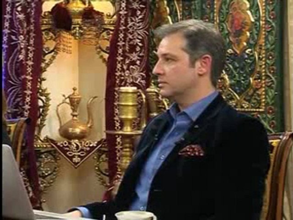 Hz. İsa başlangıçta gizli olacaktır ancak Hz. Mehdi halk arasında olacaktır.