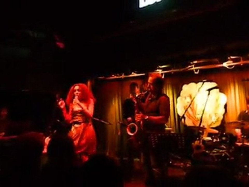 ELİF ÇAĞLAR - UNIVERSAL LOVE feat. YAHYA DAİ