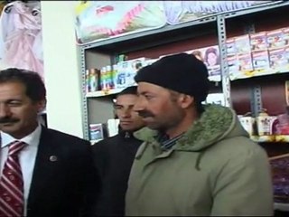İsmail Taşdemir Vanlı Depremzede Aileye Sahip Çıktı