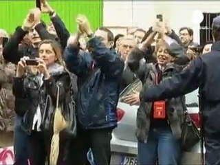 İspanya krizin gölgesinde oy kullanıyor