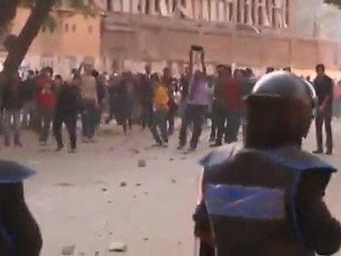 Egypt riot police clash with protesters