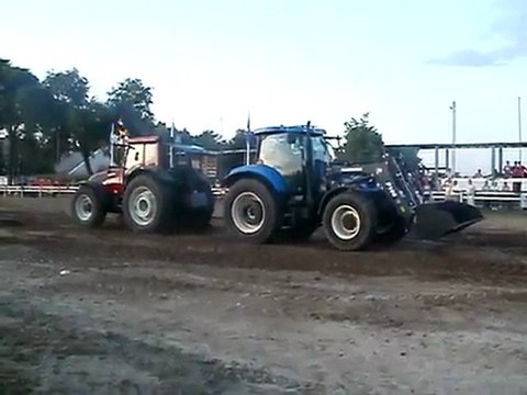 tarimdestek.net Valtra T 191 İle New Holland T6040 Çekişmesi