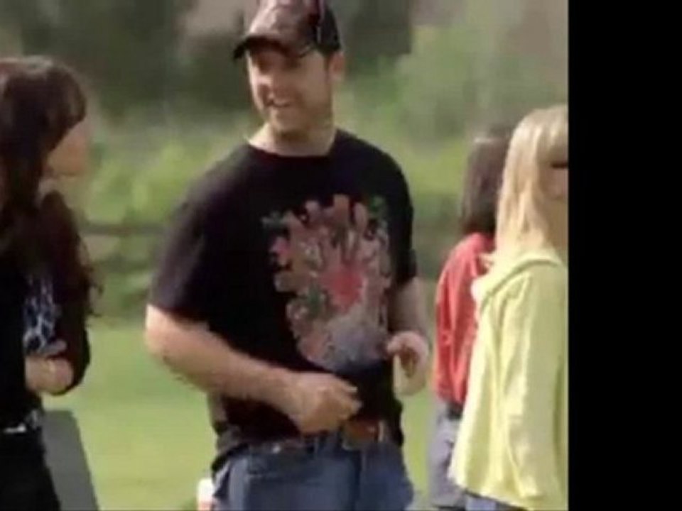 Watch Modern Family Season 3, Episode 9 Punkin Chunkin , Full  PART 1 OF 4