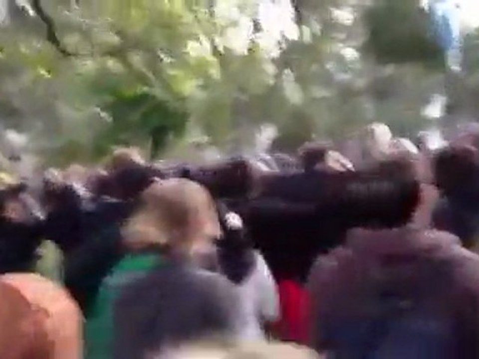 Amerikan polisi protestoculara böyle biber gazı sıktı