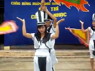 TRƯỜNG TRUNG HỌC BA CHÚC HS Lớp 10A6 Dòng Máu Lạc Hồng