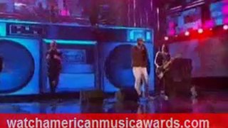 Gym Class Heroes feat Adam Levine Stereo Hearts AMA 2011 performance