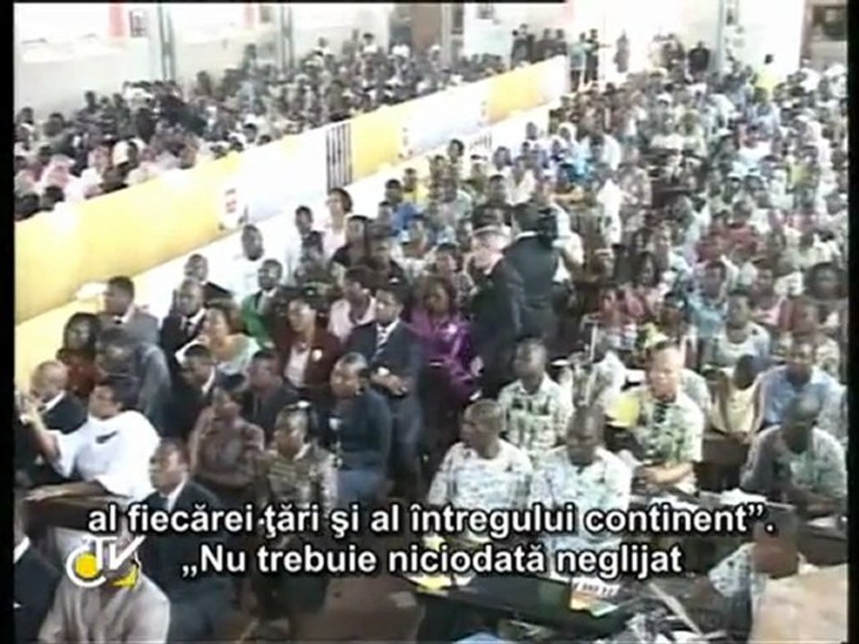 Benedict al XVI-lea: Pacea este unul din bunurile cele mai preţioase