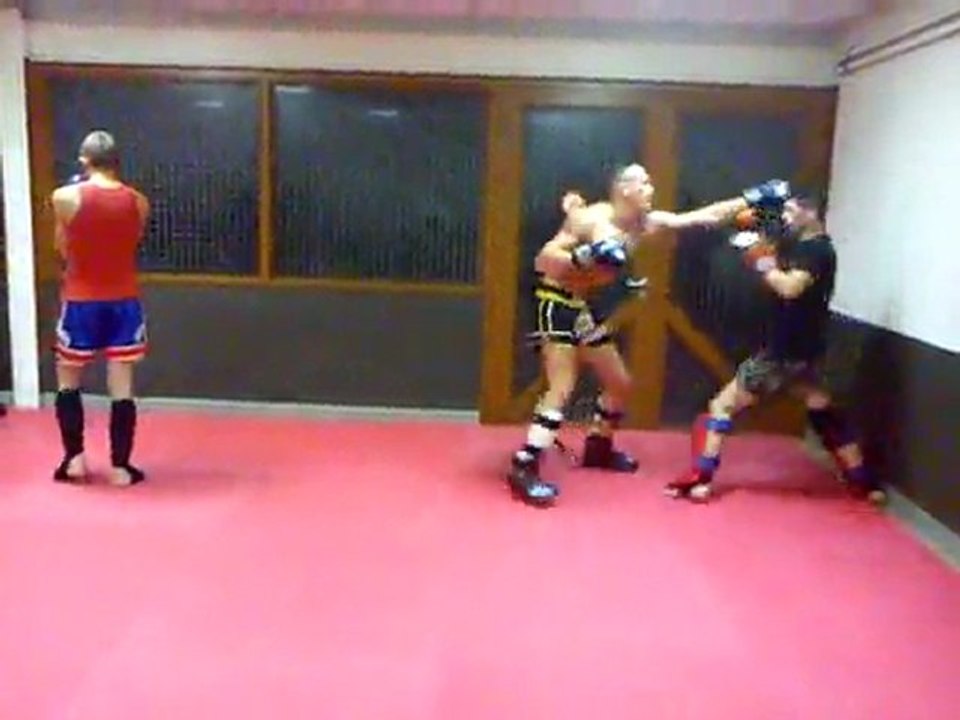 fin de préparation pour combat k1 en anglaise avec une super droite sauté merci mathieu