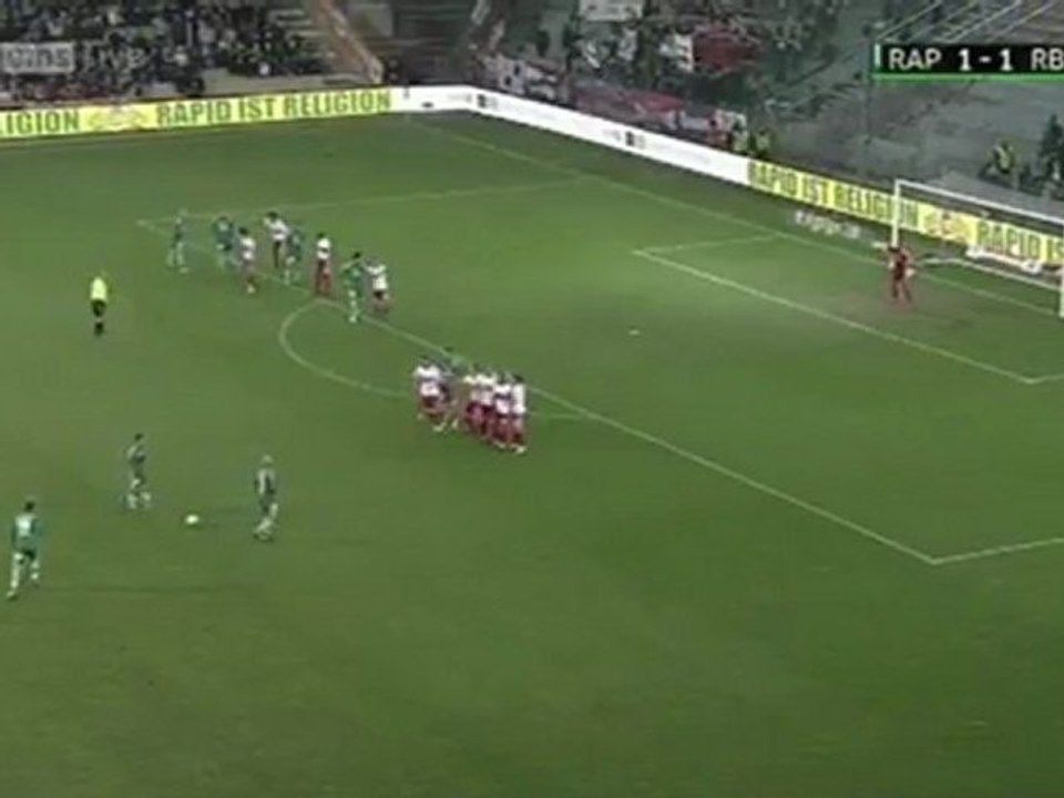 Superbe combinaison sur coup franc