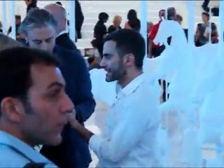 PFW. Louis Vuitton Spring/Summer 2012. Outside view (05.10.2011)