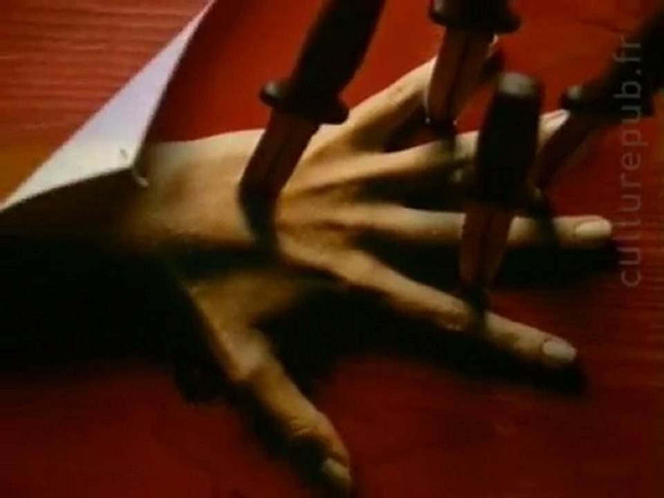 Knife throwing fail: training accident