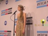 Taylor Swift takes home AMA Artist of the Year