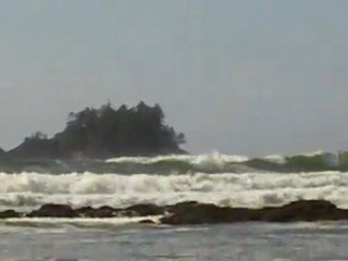 rouleau sur le pacifique nord ile de Vancouver Tofino
