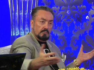 Atatürk'e diktatör diyenlerin onu yaşadığı dönemin zor şartları içerisinde değerlendirmeleri gerekir.