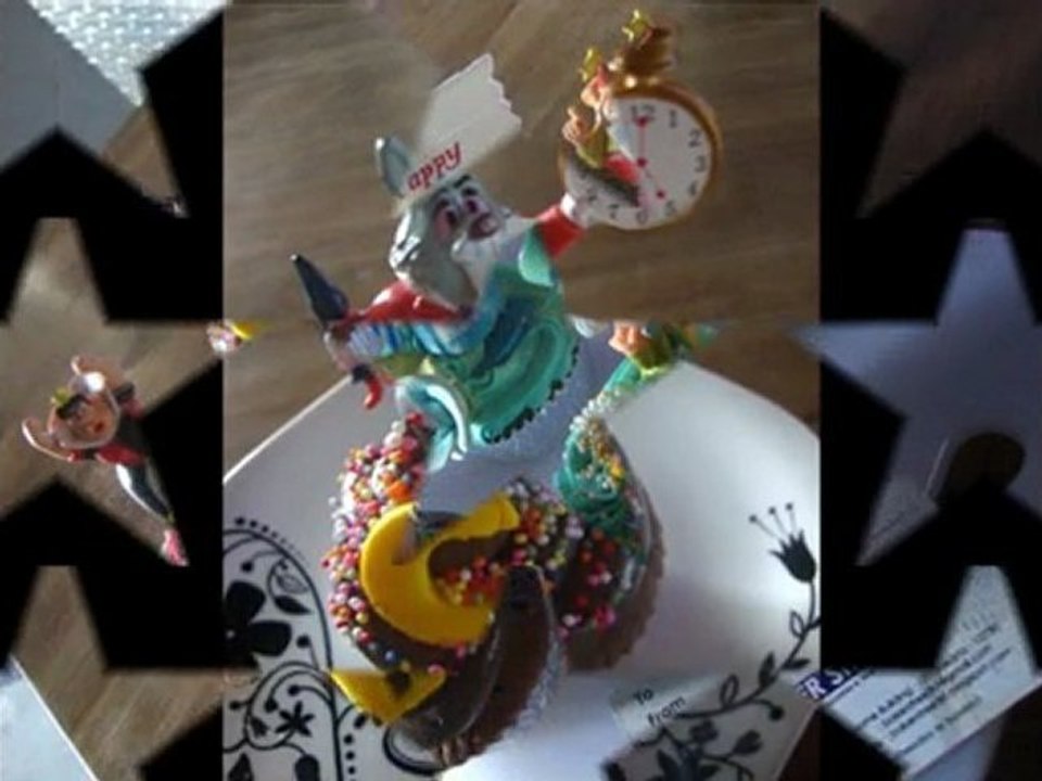 Cupcake Ideas: Alice In-Wonderland Birthday Cupcakes