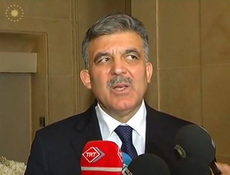 Cumhurbaşkanı Gül, Suriye'de saldırıya uğrayan otobüse ilişkin sorularını cevapladı