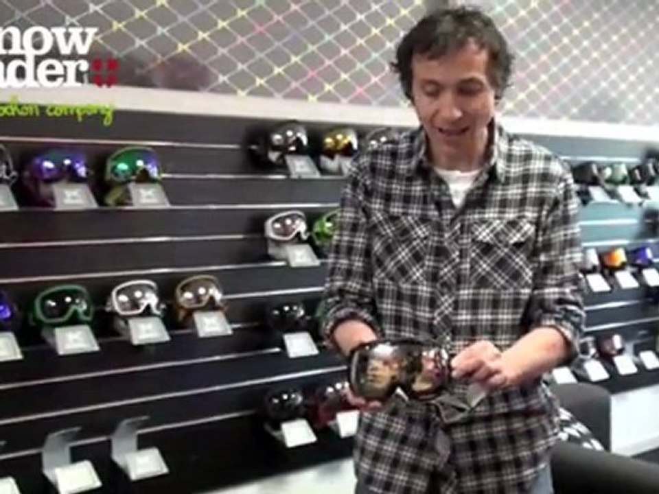 Snowleader présente le masque Comrade Anon