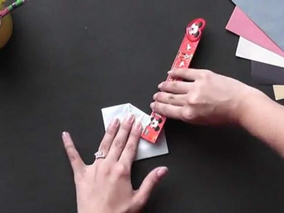 Origami in Sindhi - Make a Lotus with 8 petals...