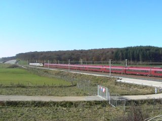 Acheminement AGV à Merloz par la BB 22380 et 22386